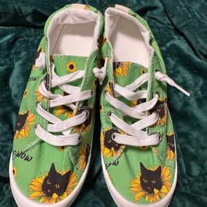 Green Sunflower Cat Print Sneakers